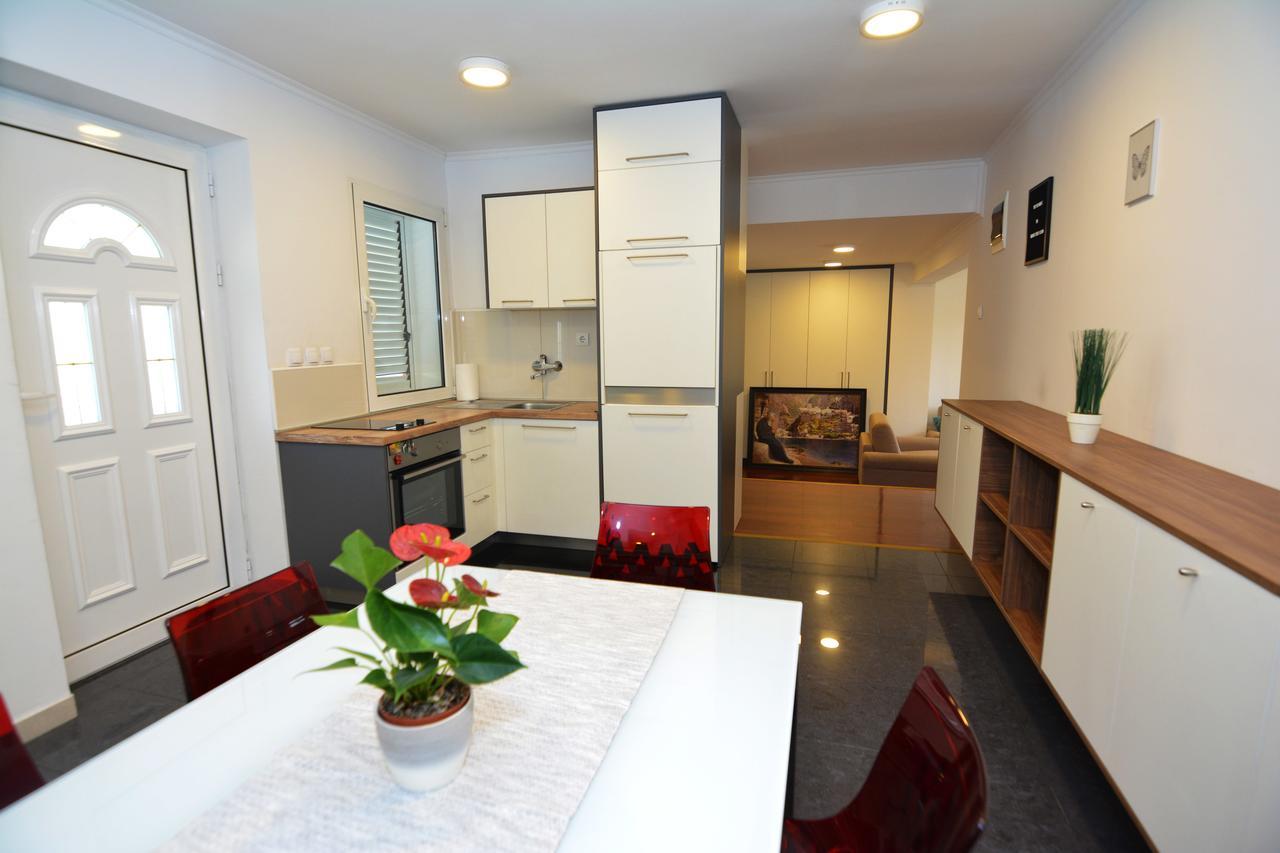 Tropicoco Apartments Tivat Exterior foto